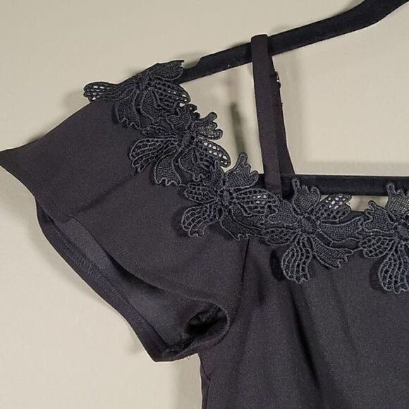 Kensie Solid Off the Shoulder Mini Dress Sz 0 - Picture 4 of 13